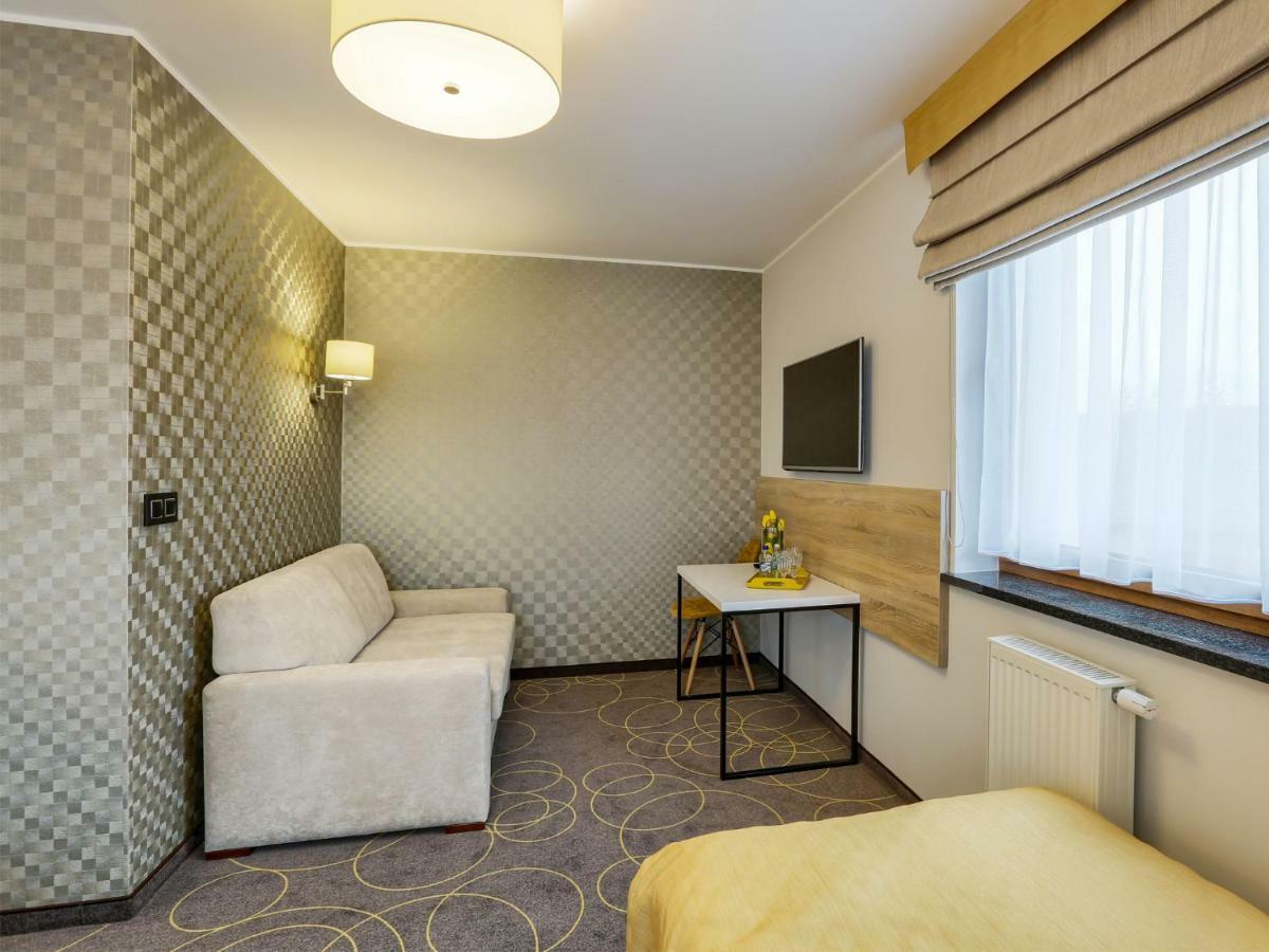 Hotel Antek Zlinice Exteriör bild