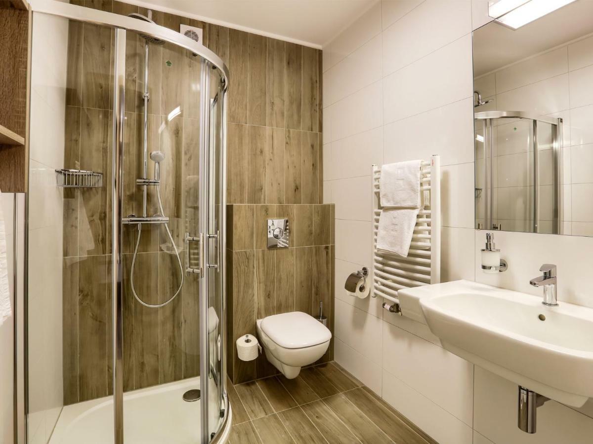 Hotel Antek Zlinice Exteriör bild